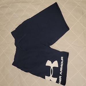 Men's Under Armour size medium fleece shorts